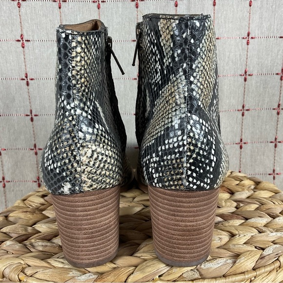 Madewell “The Rosie” Ankle Boot in Snake Embossed Leather MA435 Size 8 Bootie - Picture 4 of 7